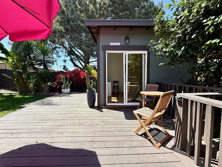 4415 Voltaire St — Photo 25