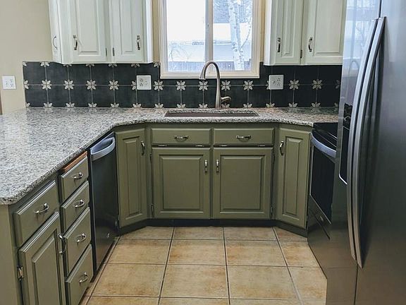 3rd image of 2193 Tasman Ave