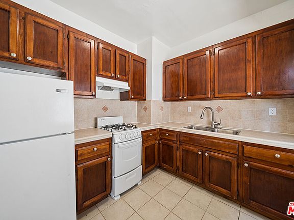3rd image of 1267 Vin Scully Ave APT 5