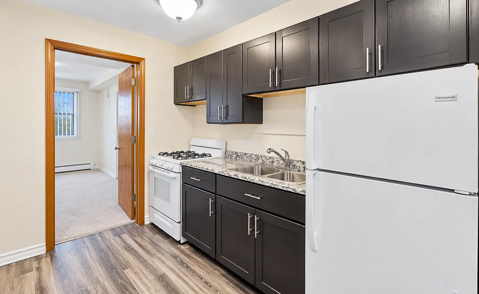 1 bed, $1,049 — Photo 3