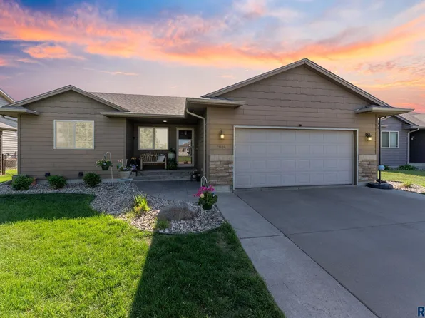 2804 S Grinnell Ave, Sioux Falls, SD 57106