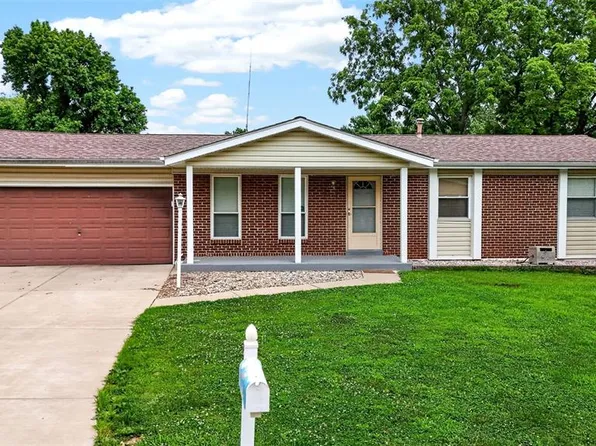 620 Lime Rock Dr, Saint Charles, MO 63304