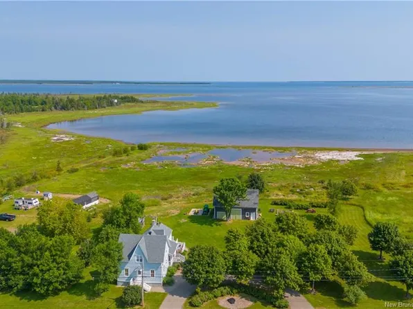 436 Haut Shippagan Rd, Shippagan, NB E8S 2R1