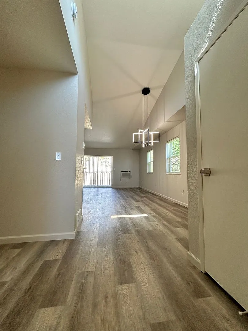 5641 Nh - Glenridge Place Llc — Photo 4