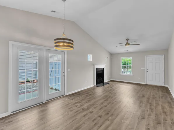 5420 Roan Mountain Pl, Raleigh, NC 27613