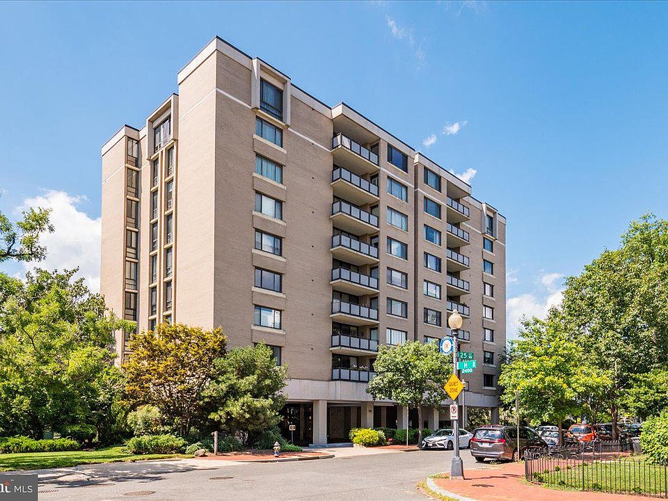 1st image of 800 25th St NW #903