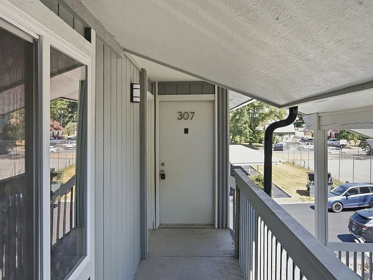 River Court Apartments - Updated Units With A View! — Photo 53
