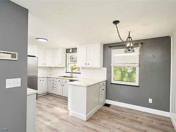 4th image of 2625 Eaton Rd NW