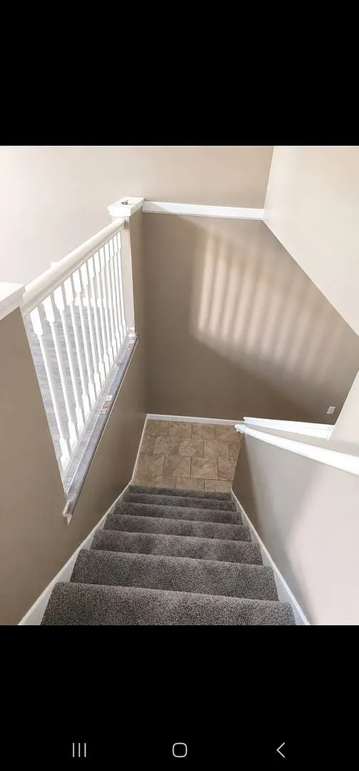 Spacious 3BR Townhome in Inver Grove Heights — Photo 4