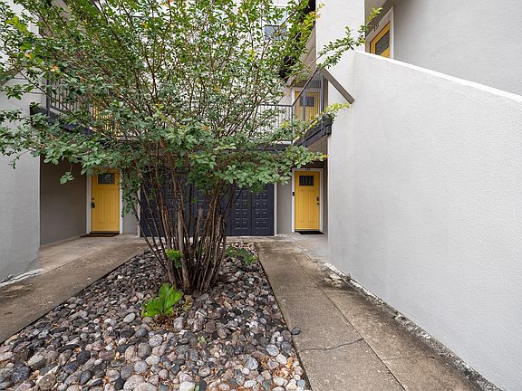 3rd image of 935 La Posada Dr #131
