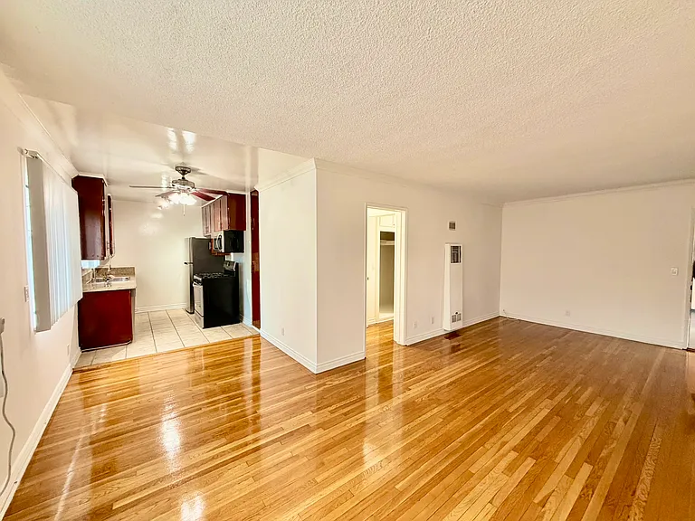 956 Wilcox Avenue — Photo 59