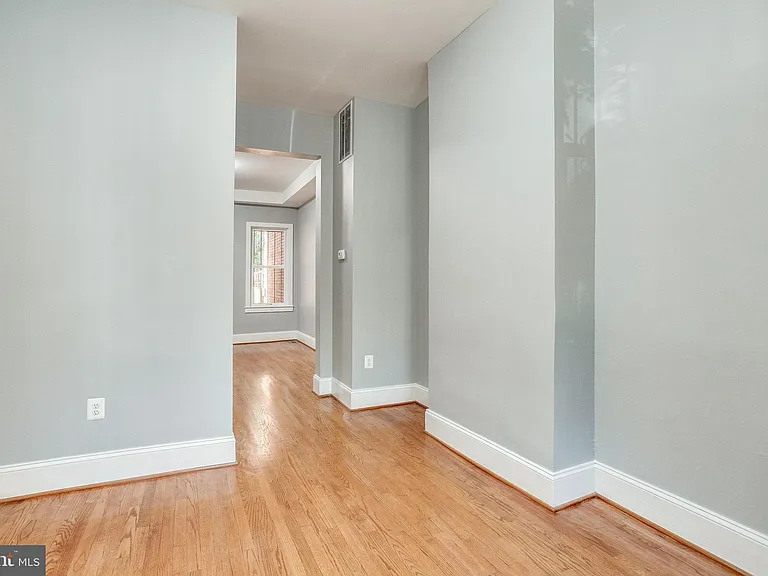 606 Q St NW — Photo 8