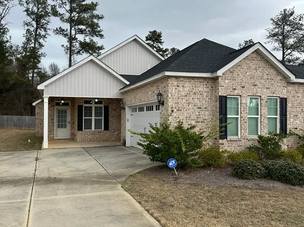 105 Station Square Dr, Byron, GA 31008