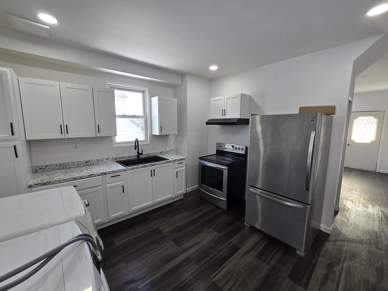1 bed, 980 sqft, $1,000 — Photo 2
