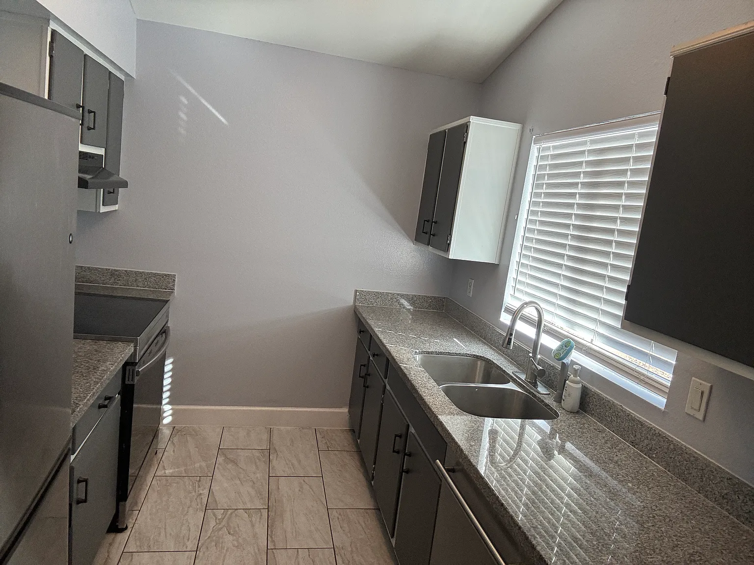 3 bed, 1250 sqft, $2,150 — Photo 3