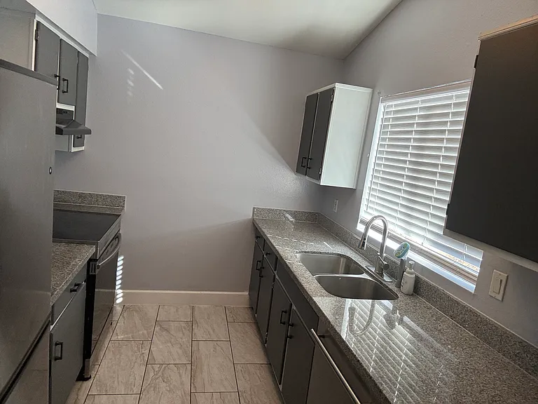 8134 W Desert Cove Ave — Photo 3