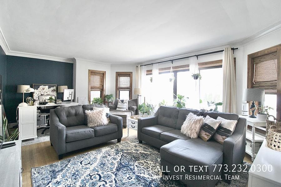 1st image of 6651 N Rockwell St #1