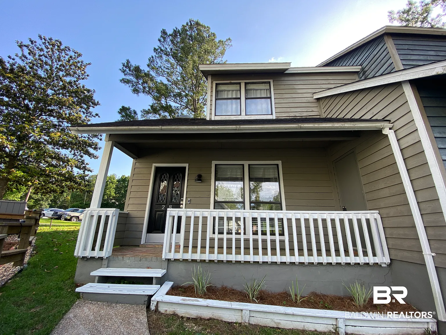 2 bed, 1.0 bath, 1197 sqft, $1,320 — Photo 1