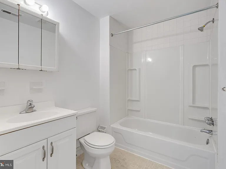 2137 Spruce St #4 — Photo 7