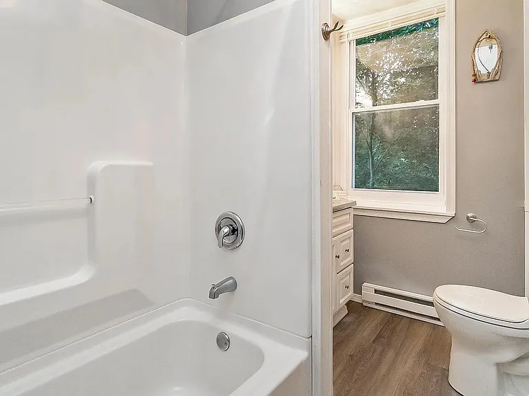 230 W Main St #2 — Photo 8