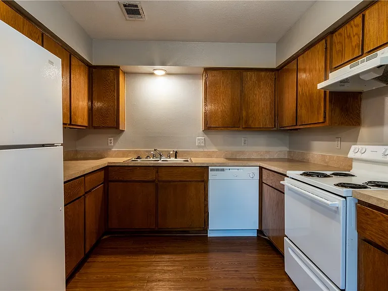 1801 Treehouse Trl #A — Photo 4
