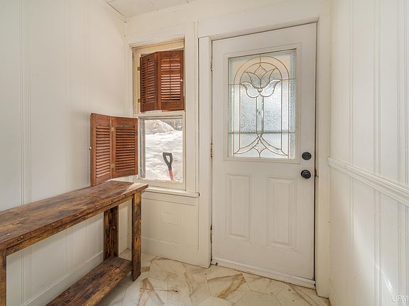 4th image of 200 W Ridge St