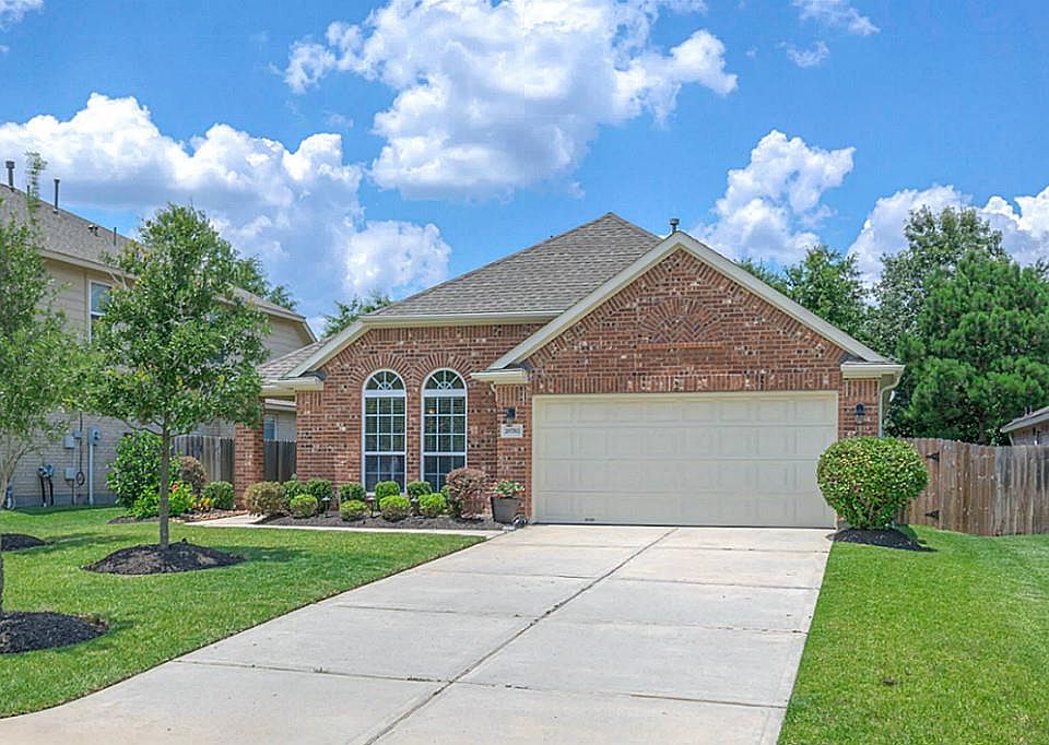 1st image of 20783 Oakhurst Park Dr