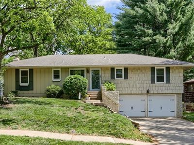 9327 Farley Ln, Overland Park, KS, 66212
