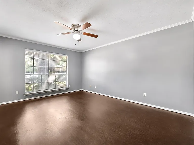 8351 Lullwater Dr — Photo 19