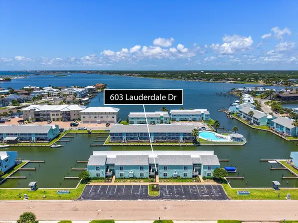 603 Lauderdale Dr, Rockport, TX 78382