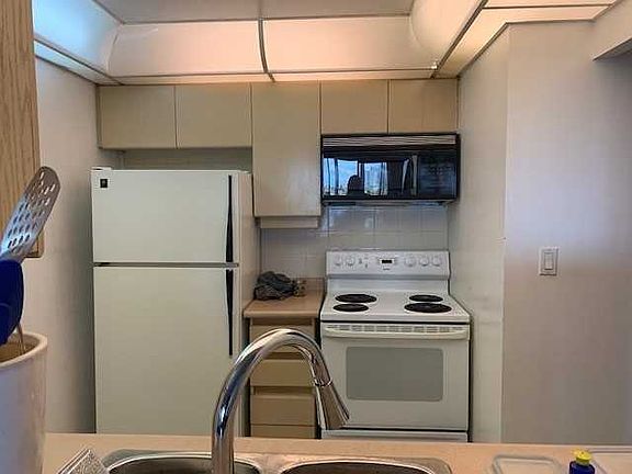 2nd image of 88 Corporate Dr #415