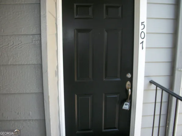 207 Granville Ct, Sandy Springs, GA 30328