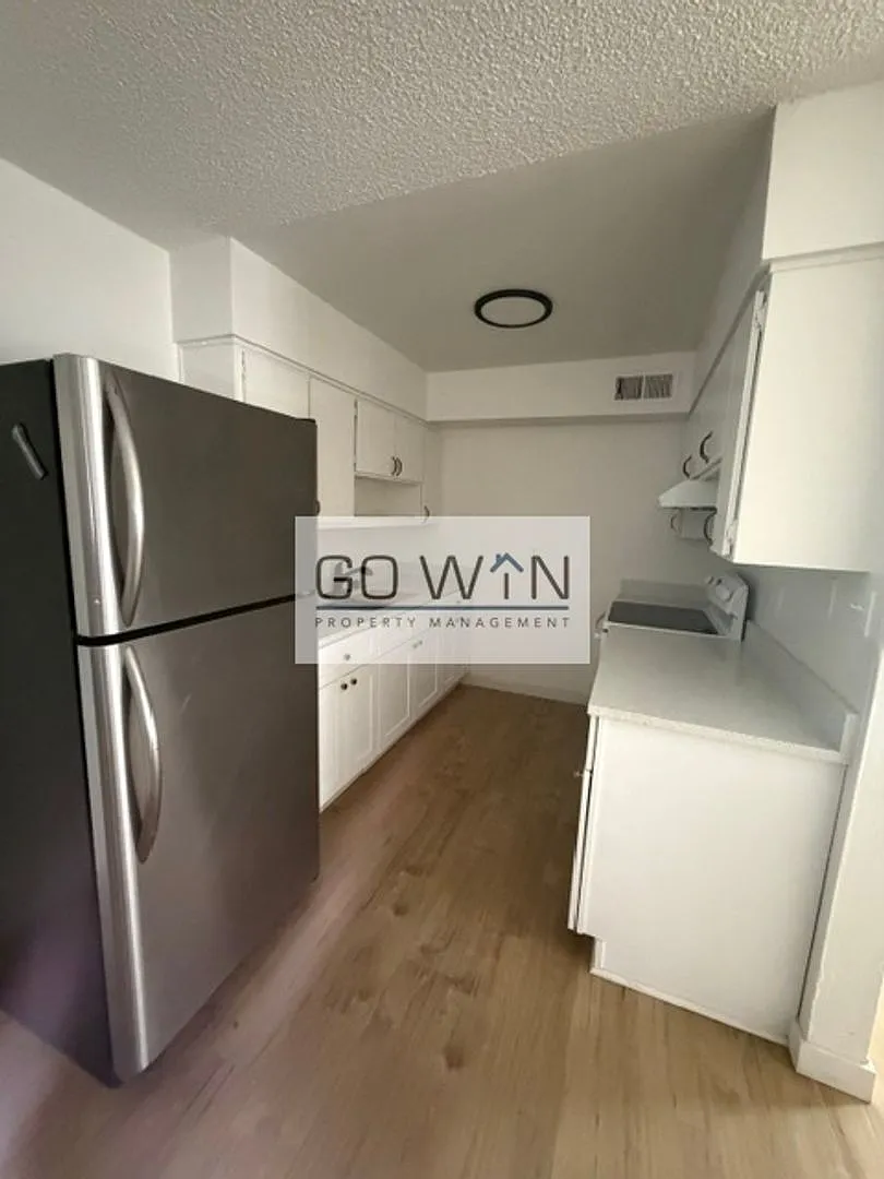68 W Southern Ave — Photo 2