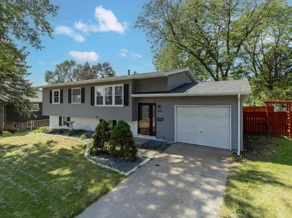 4612 Candlelight Dr, Davenport, IA 52806