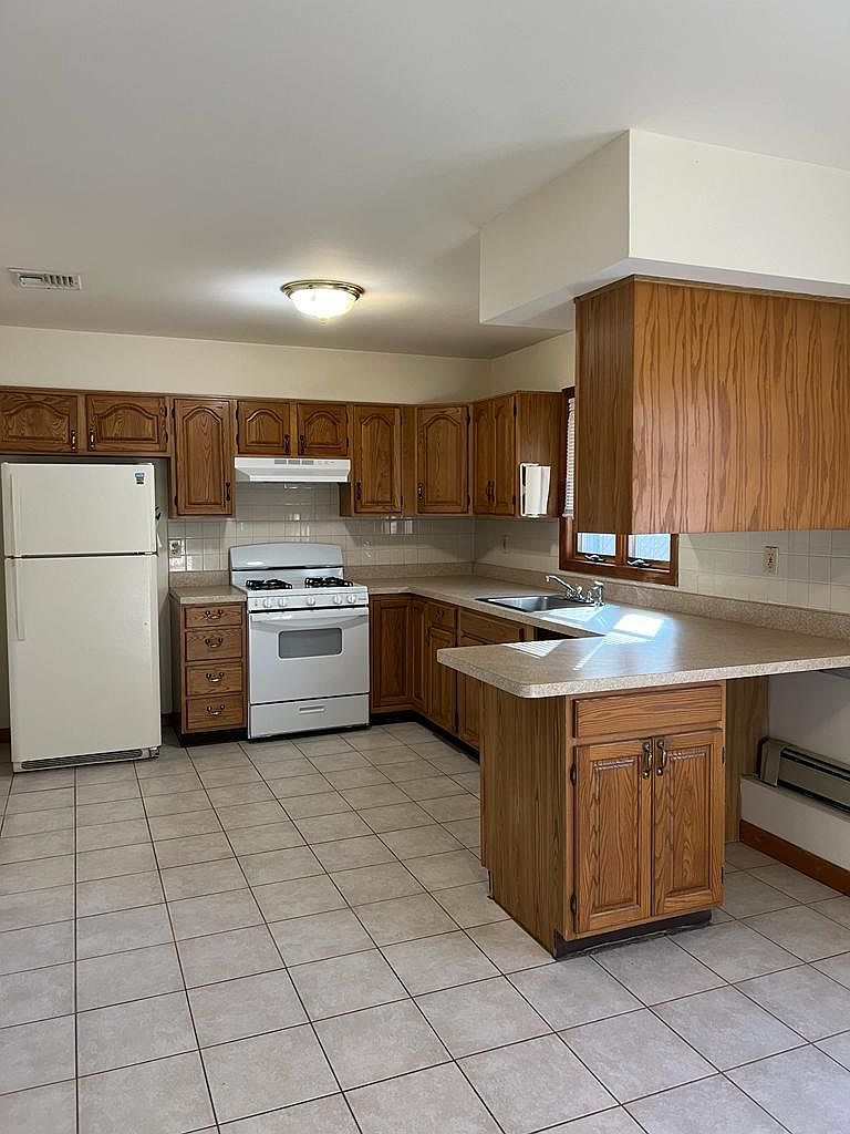 26 Willow Wood Ct, East Rutherford, NJ 07073 Zillow