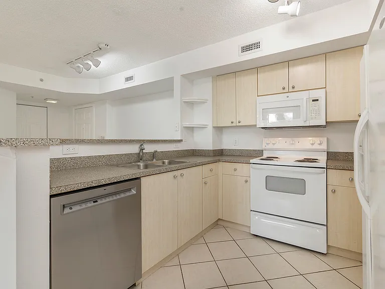 1801 N Flagler Dr #519 — Photo 10