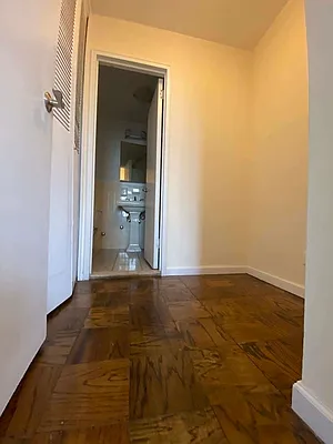 Rented by Bond New York | media 5