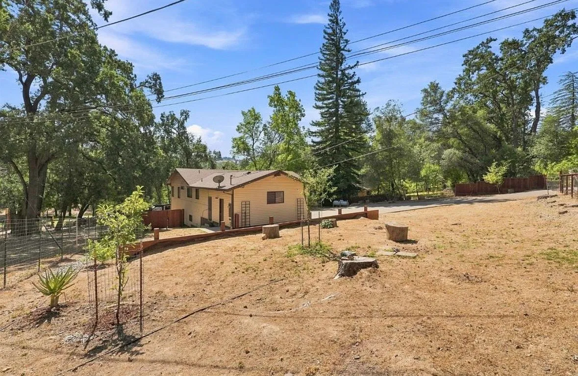 2777 Stone Ln — Photo 3