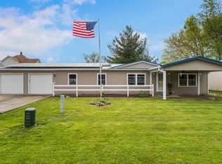 315 S Pine St, Arcola, IL 61910