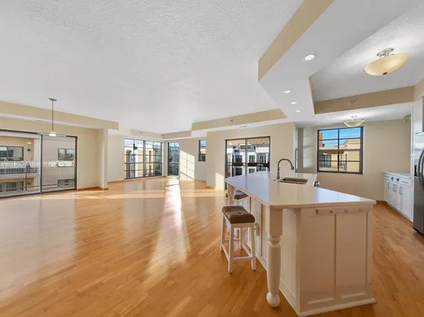 825 Berry St APT 411, Saint Paul, MN 55114