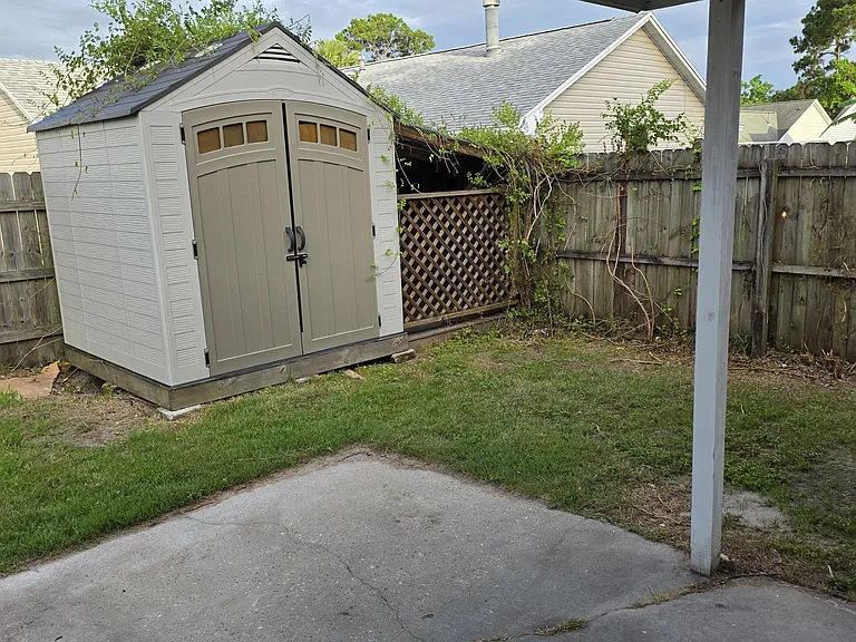 139 Heritage Cir — Photo 16