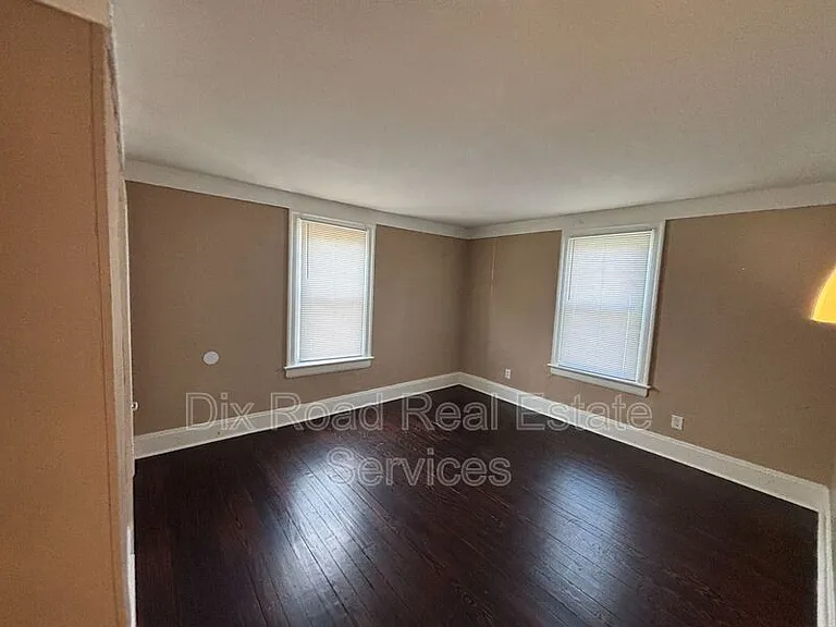 332 Hudson Ave — Photo 33