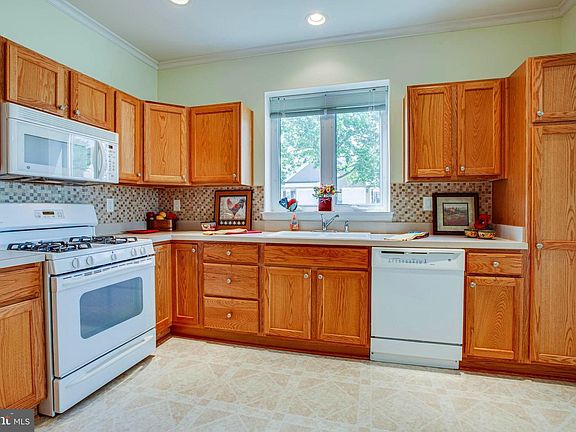 4th image of 91 Aspen Hill Dr