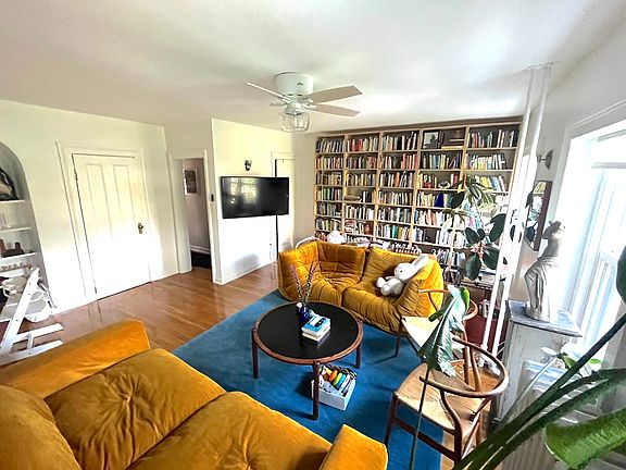 3rd image of 219 Cumberland St #4