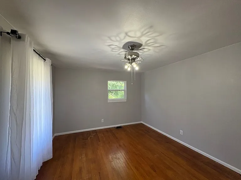 374 Lloyd St — Photo 13