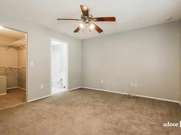 1024 Bridlewood Way — Photo 8
