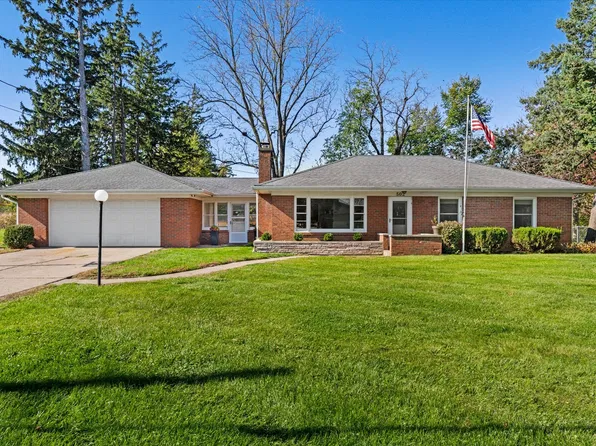 502 S Mississippi St, Blue Grass, IA 52726