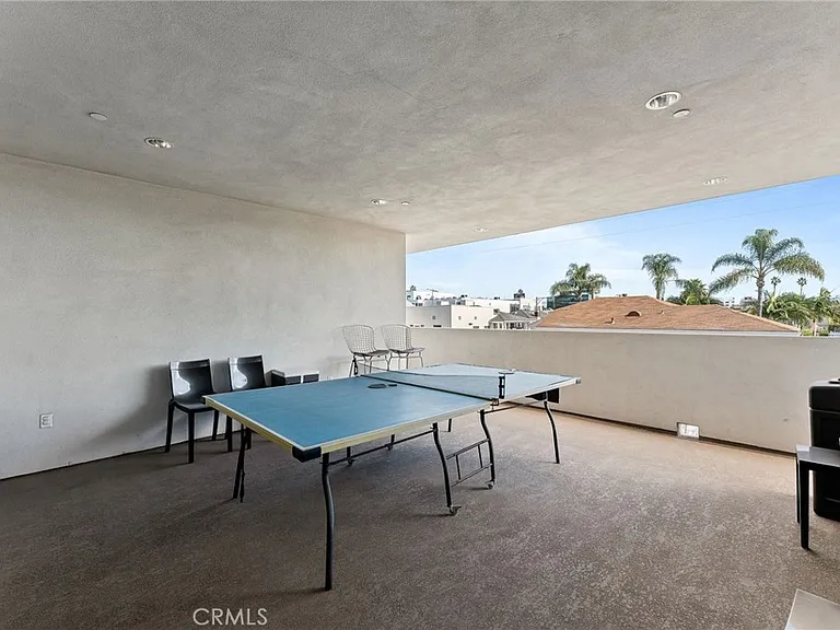 118 N Kings Rd #201 — Photo 33