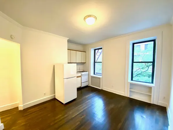 243 East 39th Street image 1 of 5