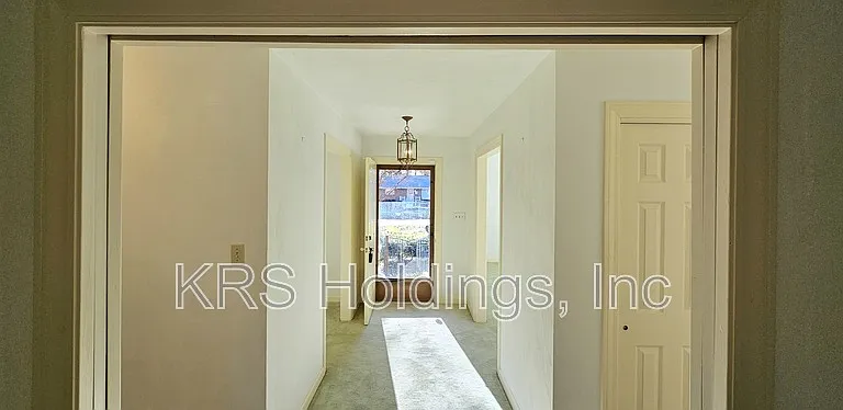 1029 Dulcie Ave — Photo 5
